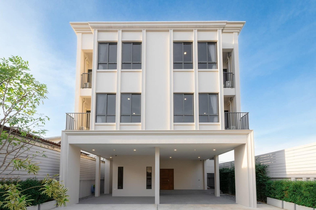 ขายบ้านเยาวราช บางลำพู : บ้านเดี่ยวสร้างใหม่ 3 ชั้น Luxury Residence ใจกลางราชดำเนิน — ทำเลหายากมาก แทบไม่มีบ้านใหม่แบบนี้อีกแล้ว ✨ ใกล้ MRT เพียง 500 เมตร | ใกล้สนามหลวง | ใจกลางเขตประวัติศาสตร์กรุงเทพฯ