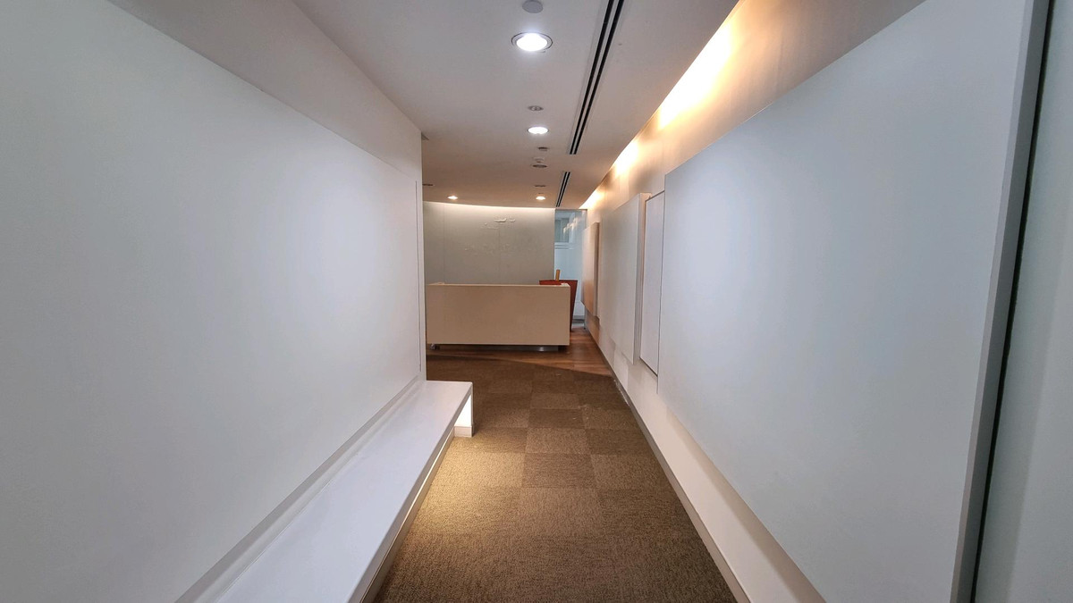 ให้เช่าสำนักงานสุขุมวิท อโศก ทองหล่อ : สำนักงานให้เช่า ทำเลอโศก ติด BTS / MRT 375.96 ตรม