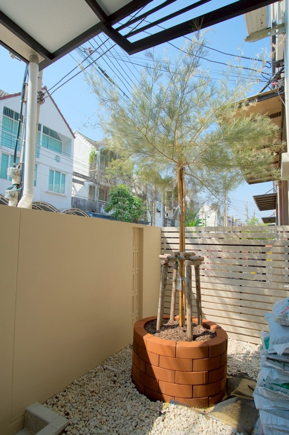 ขายทาวน์โฮมแจ้งวัฒนะ เมืองทอง : ทาวน์โฮม 3 ชั้นรีโนเวทใหม่ ใจกลางเมืองทองธานี ใกล้ทัั้งทางด่วน รถไฟฟ้าสายสีชมพู และห้างร้านของกินเด็ดๆเพียบ