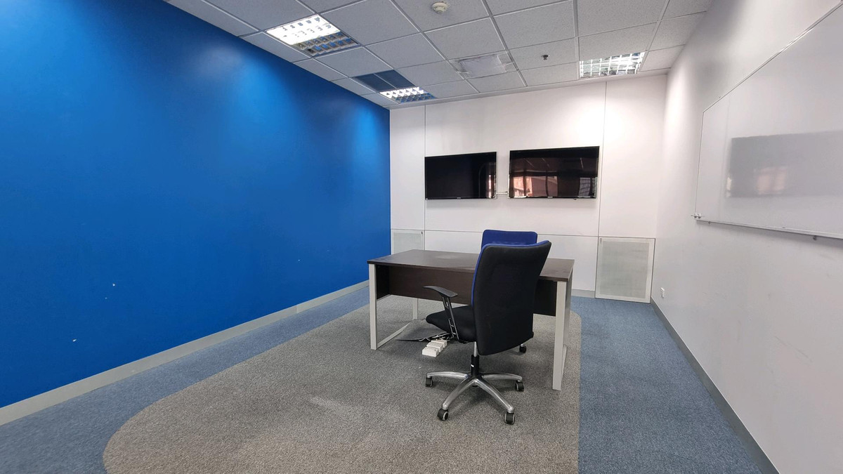 ให้เช่าสำนักงานสุขุมวิท อโศก ทองหล่อ : สำนักงานให้เช่า ทำเลอโศก ติด BTS / MRT 492.64 ตรม ตกแต่งแล้ว