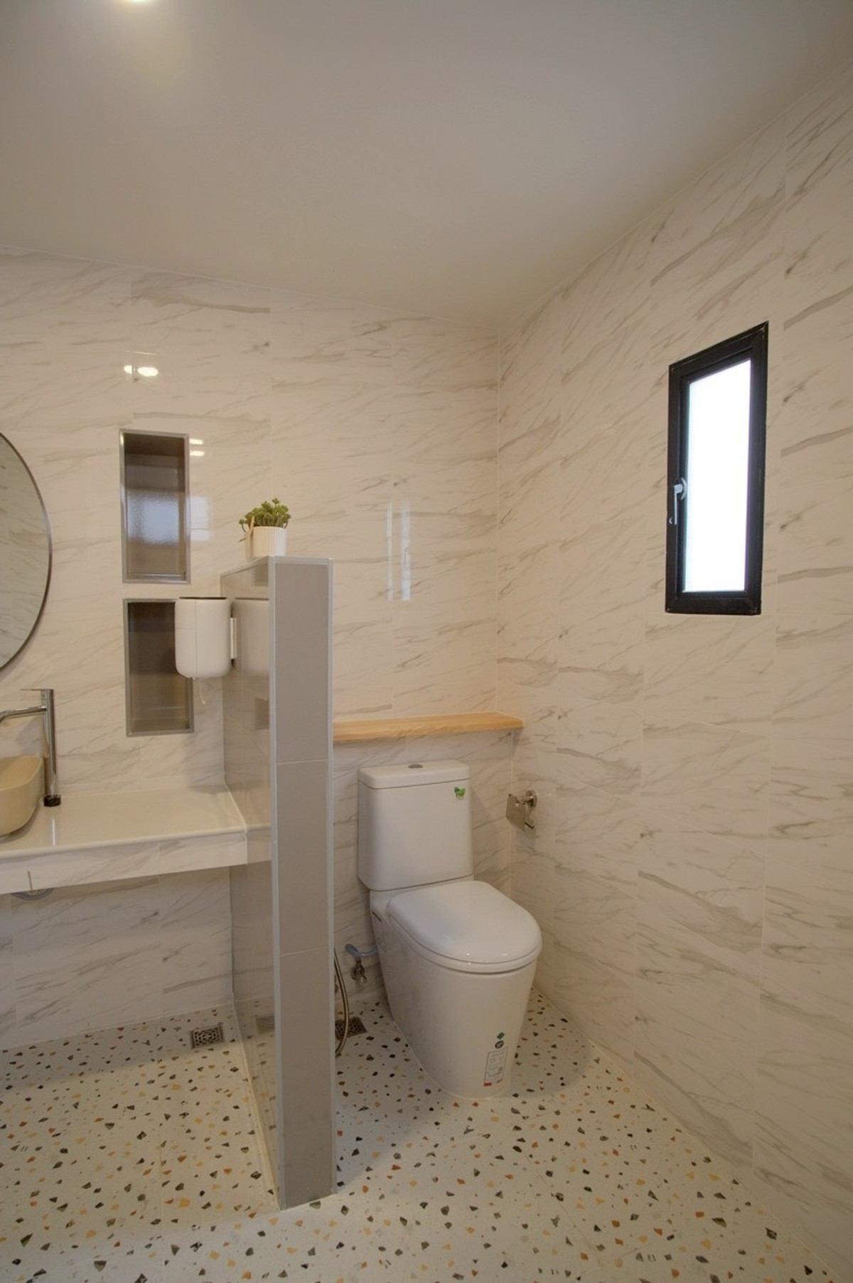 ขายทาวน์โฮมแจ้งวัฒนะ เมืองทอง : ทาวน์โฮม 3 ชั้นรีโนเวทใหม่ ใจกลางเมืองทองธานี ใกล้ทัั้งทางด่วน รถไฟฟ้าสายสีชมพู และห้างร้านของกินเด็ดๆเพียบ