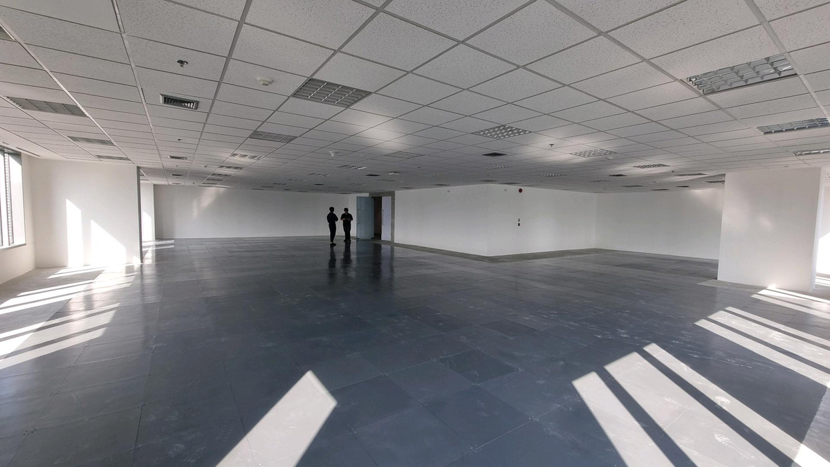 ให้เช่าสำนักงานสุขุมวิท อโศก ทองหล่อ : สำนักงานให้เช่า ทำเลอโศก ติด BTS / MRT 1,280.39 ตรม.