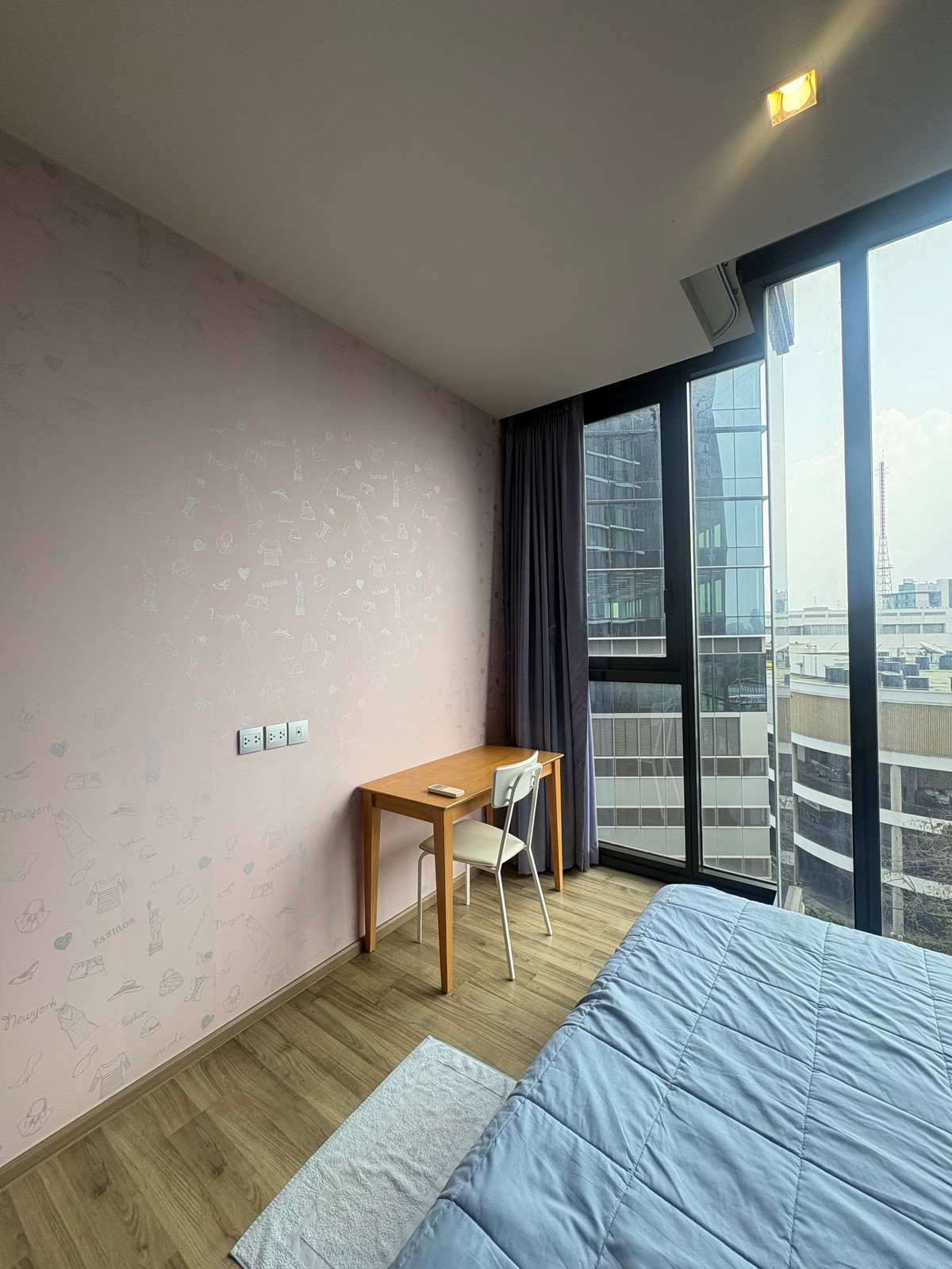 For RentCondoSapankwai,Jatujak : ⚡️The line jatujuk mohchit 35 sqm 20,000⚡️Next to Mrt Morchit, best priceSize Big, spacious room, kind owner. Interested in making an appointment to see the putter? 0928895628 Line :plustor_ss