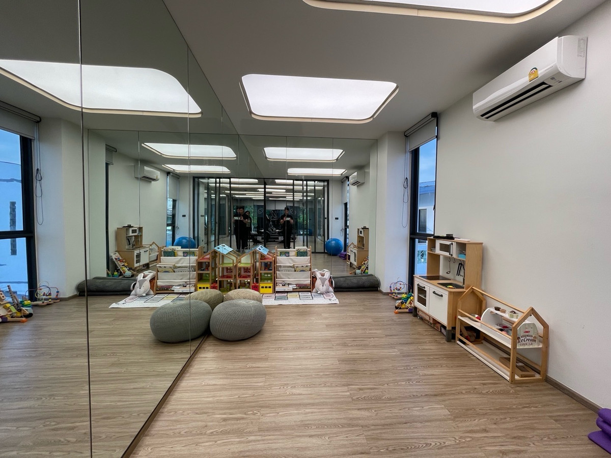 ให้เช่าทาวน์โฮมลาดพร้าว101 แฮปปี้แลนด์ : ให้เช่า – ทาวน์โฮมสุดหรู โครงการ THER LADPRAO 93 (เธอ ลาดพร้าว 93)  วิวสวน บรรยากาศร่มรื่น