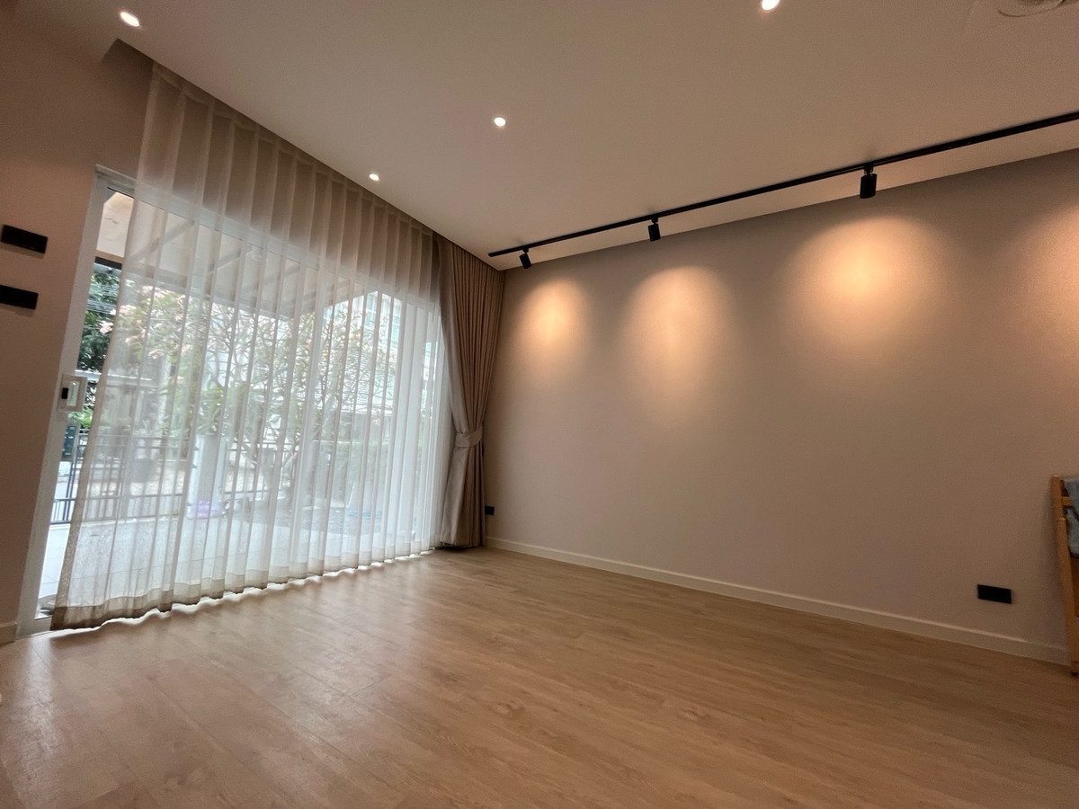 For RentTownhomeLadkrabang, Suwannaphum Airport : RH021826 Townhome for rent, 3 floors, 3 bedrooms, newly renovated at The Metro Rama 9 near ARL Hua Mak.