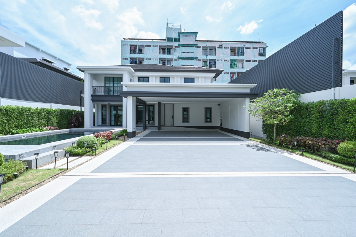 ขายบ้านสมุทรปราการ สำโรง : 🔥🔥 เอลซ์ แบริ่ง 32 บ้านเดี่ยวหรูพร้อมสระว่ายน้ำส่วนตัว ☎️0809895553 k.Jin