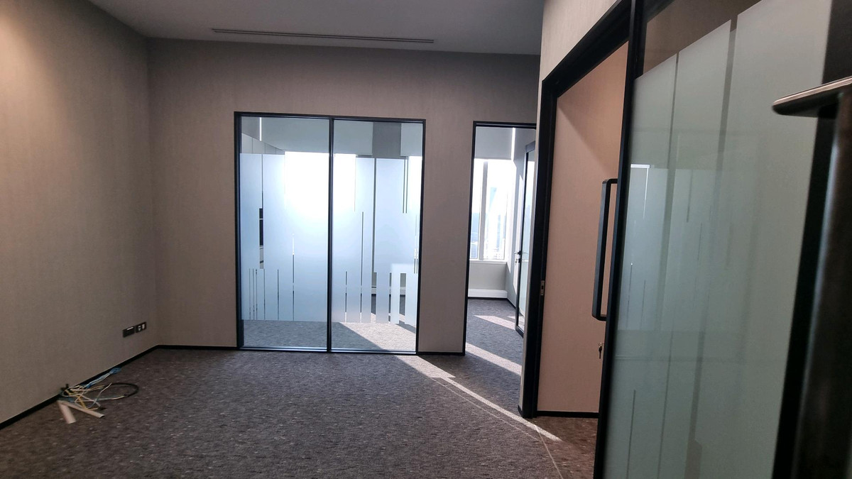 ให้เช่าสำนักงานสุขุมวิท อโศก ทองหล่อ : สำนักงานให้เช่า ทำเลอโศก ติด BTS / MRT 412 ตรม ตกแต่งหรู