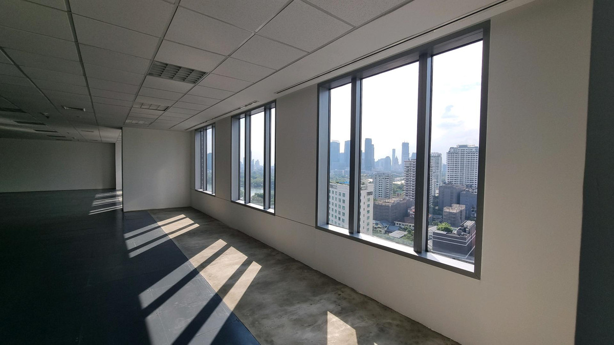 ให้เช่าสำนักงานสุขุมวิท อโศก ทองหล่อ : สำนักงานให้เช่า ทำเลอโศก ติด BTS / MRT 1,280.39 ตรม.