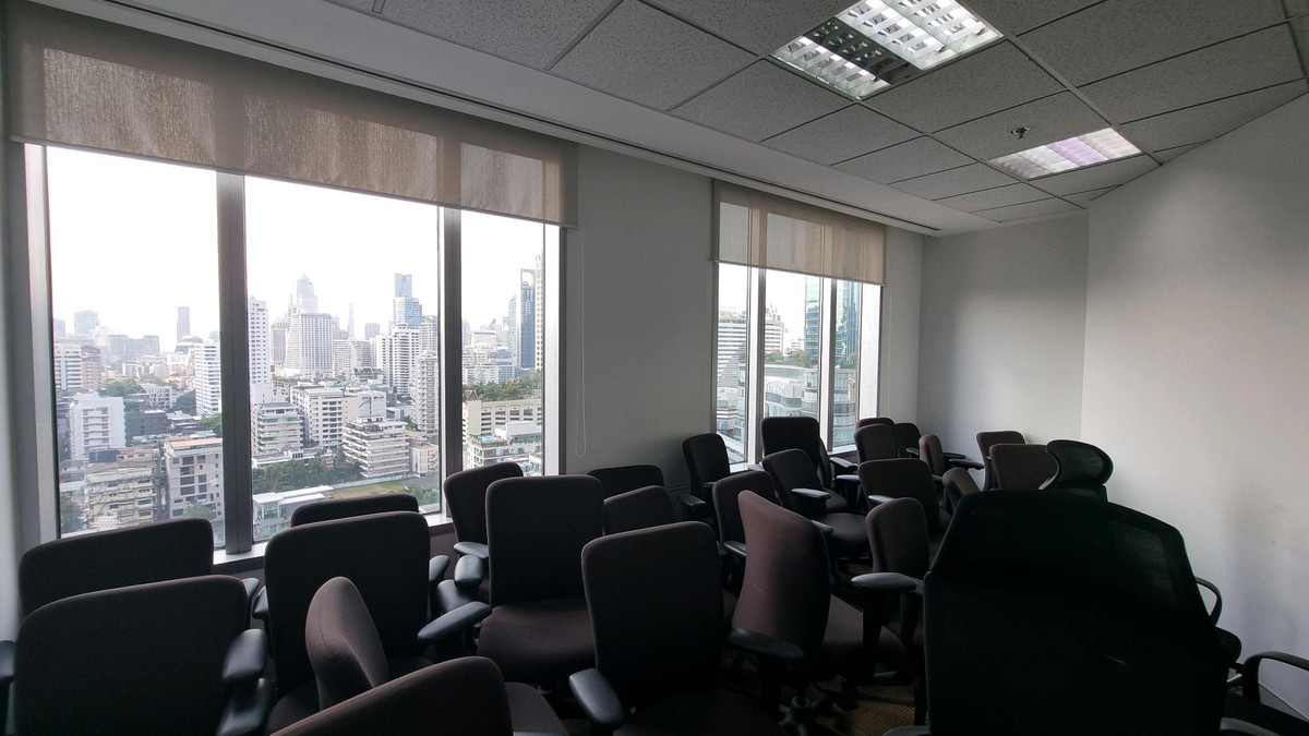 ให้เช่าสำนักงานสุขุมวิท อโศก ทองหล่อ : สำนักงานให้เช่า ทำเลอโศก ติด BTS / MRT 375.96 ตรม