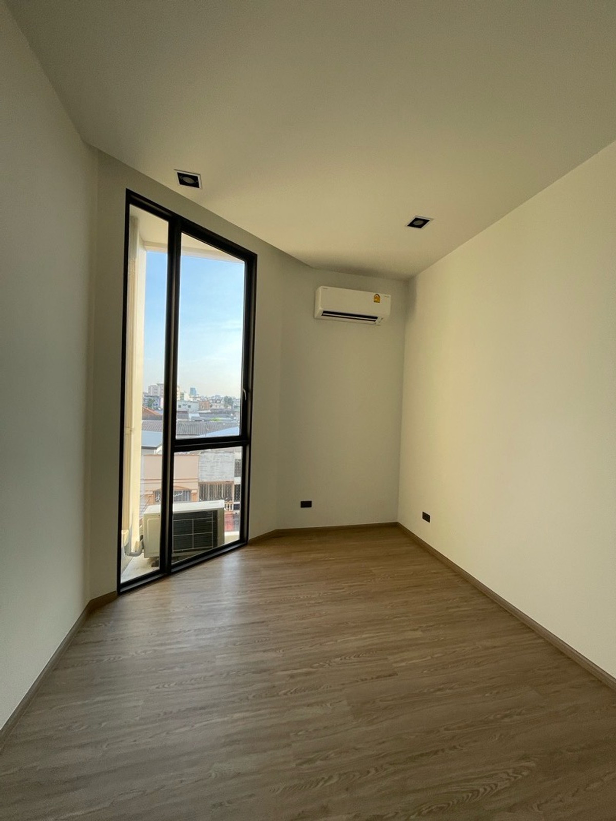 ให้เช่าทาวน์โฮมลาดพร้าว101 แฮปปี้แลนด์ : ให้เช่า – ทาวน์โฮมสุดหรู โครงการ THER LADPRAO 93 (เธอ ลาดพร้าว 93)  วิวสวน บรรยากาศร่มรื่น