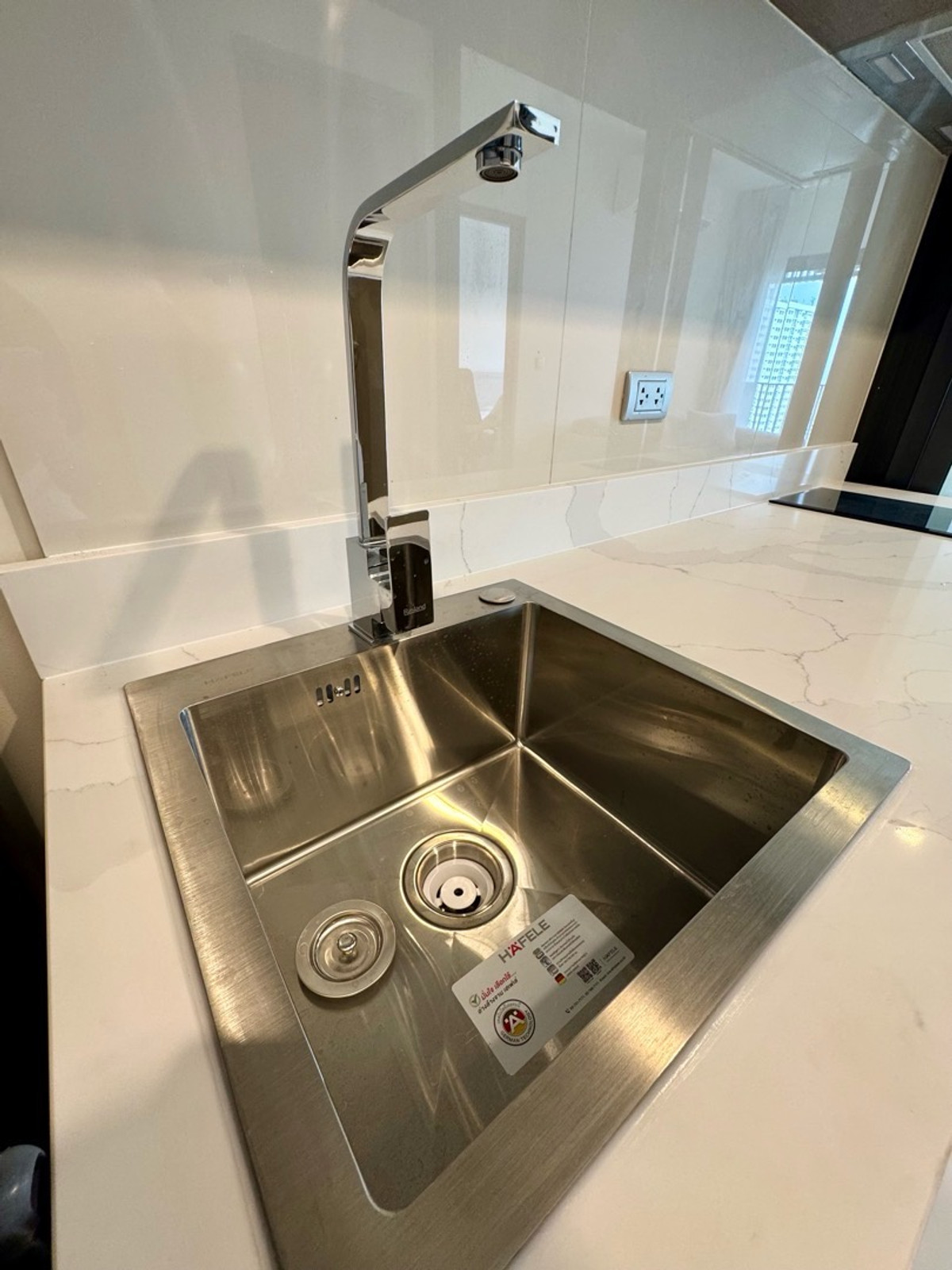 ให้เช่าคอนโดพระราม 9 เพชรบุรีตัดใหม่ RCA : 🔥ให้เช่าด่วน🔥ไลฟ์ อโศก ไฮป์ ห้องกว้าง วิวสวย เฟอร์นิเจอร์ครบพร้อมเข้าอยู่ ติดรถไฟฟ้า เดินทางสะดวก