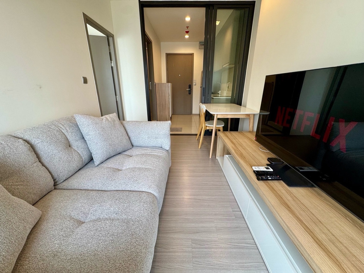 ให้เช่าคอนโดพระราม 9 เพชรบุรีตัดใหม่ RCA : 🔥ให้เช่าด่วน🔥ไลฟ์ อโศก ไฮป์ ห้องกว้าง วิวสวย เฟอร์นิเจอร์ครบพร้อมเข้าอยู่ ติดรถไฟฟ้า เดินทางสะดวก