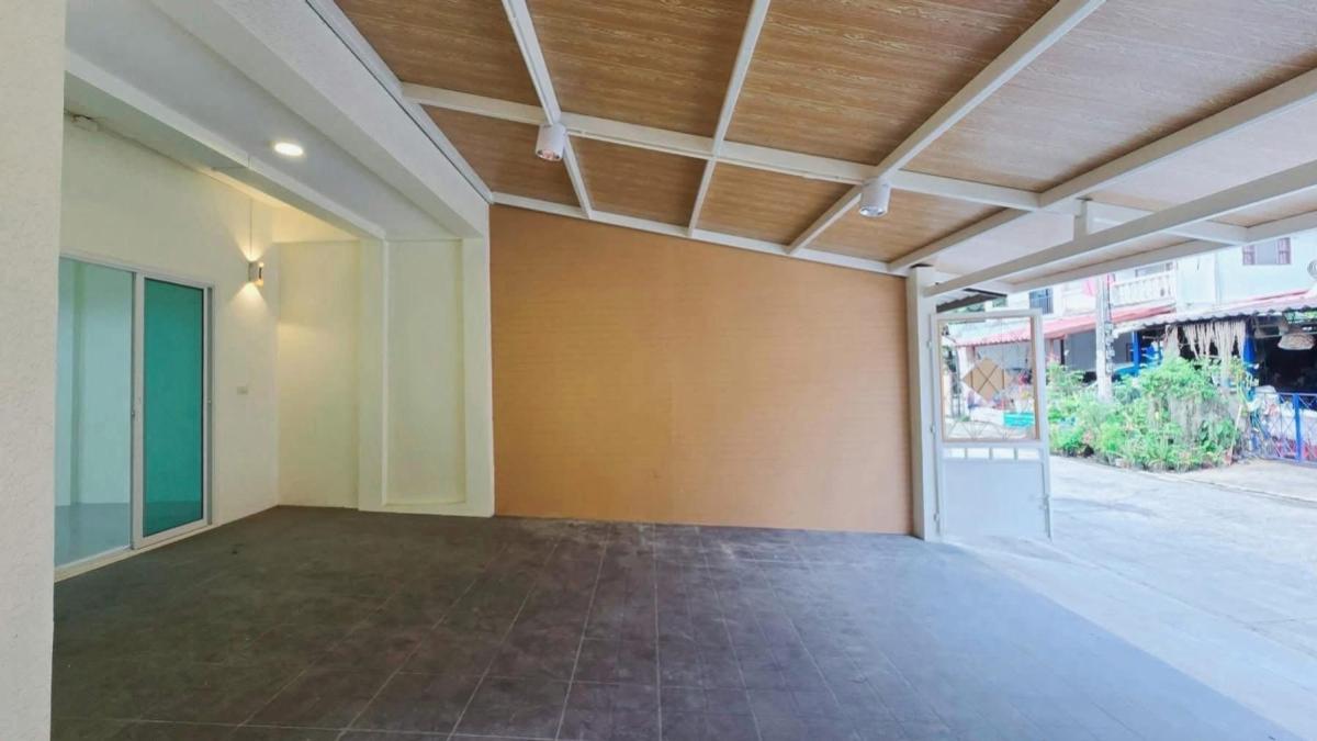 ขายทาวน์โฮมบางแค เพชรเกษม : ขายทาวน์เฮ้าส์/ทาวน์โฮม  บ้านพระปิ่น 4 หน้ากว้าง รีโนเวทใหม่ หนองแขม เขต หนองแขม กรุงเทพ CX-145636