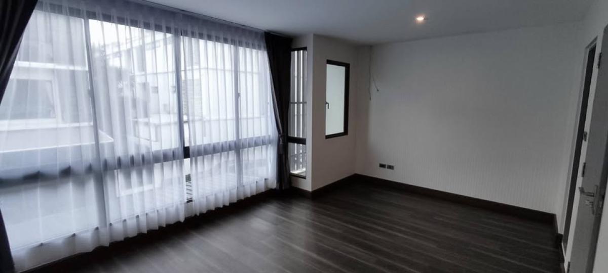 ขายทาวน์โฮมพัทยา บางแสน ชลบุรี สัตหีบ : ขายทาวน์เฮ้าส์/ทาวน์โฮม  อรินสิริ คันทรี ฮิลล์ ห้วยกะปิ เมืองชลบุรี ชลบุรี CX-145567