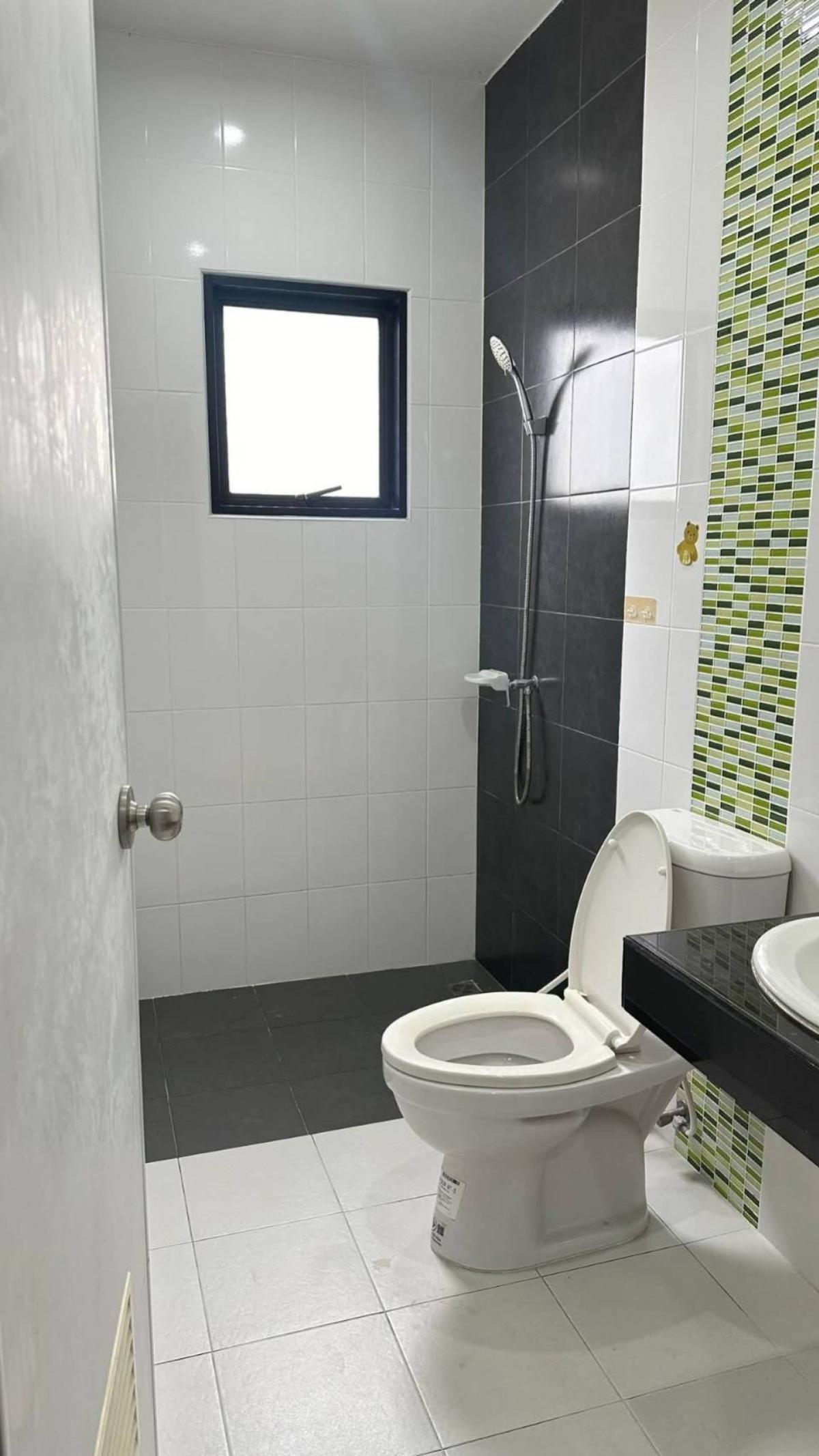 ขายทาวน์โฮมพัทยา บางแสน ชลบุรี สัตหีบ : ขายทาวน์เฮ้าส์/ทาวน์โฮม  อรินสิริ คันทรี ฮิลล์ ห้วยกะปิ เมืองชลบุรี ชลบุรี CX-145567