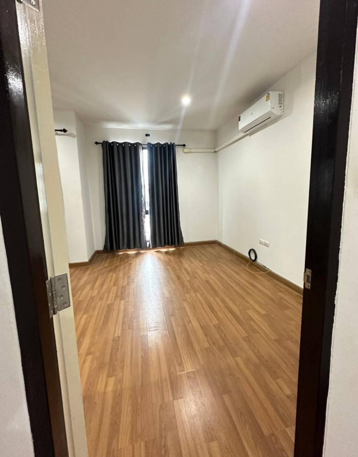 ขายทาวน์โฮมพัทยา บางแสน ชลบุรี สัตหีบ : ขายทาวน์เฮ้าส์/ทาวน์โฮม  อรินสิริ คันทรี ฮิลล์ ห้วยกะปิ เมืองชลบุรี ชลบุรี CX-145567