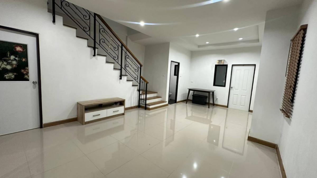 ขายทาวน์โฮมพัทยา บางแสน ชลบุรี สัตหีบ : ขายทาวน์เฮ้าส์/ทาวน์โฮม  อรินสิริ คันทรี ฮิลล์ ห้วยกะปิ เมืองชลบุรี ชลบุรี CX-145567