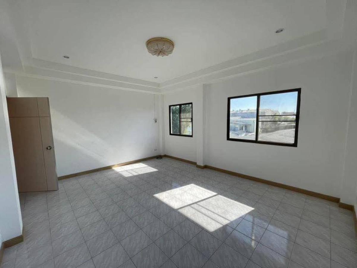 ขายทาวน์โฮมพัทยา บางแสน ชลบุรี สัตหีบ : ขายทาวน์เฮ้าส์/ทาวน์โฮม  อรินสิริ คันทรี ฮิลล์ ห้วยกะปิ เมืองชลบุรี ชลบุรี CX-145567