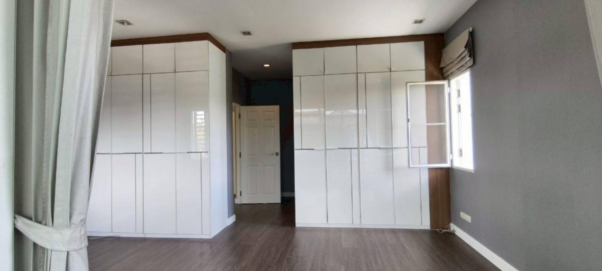 For SaleHouseLadkrabang, Suwannaphum Airport : For Sale House , BURASIRI ONNUT – BANGNA , wide frontage , newly renovated , Dok Mai , Prawet , Bangkok , CX-145561