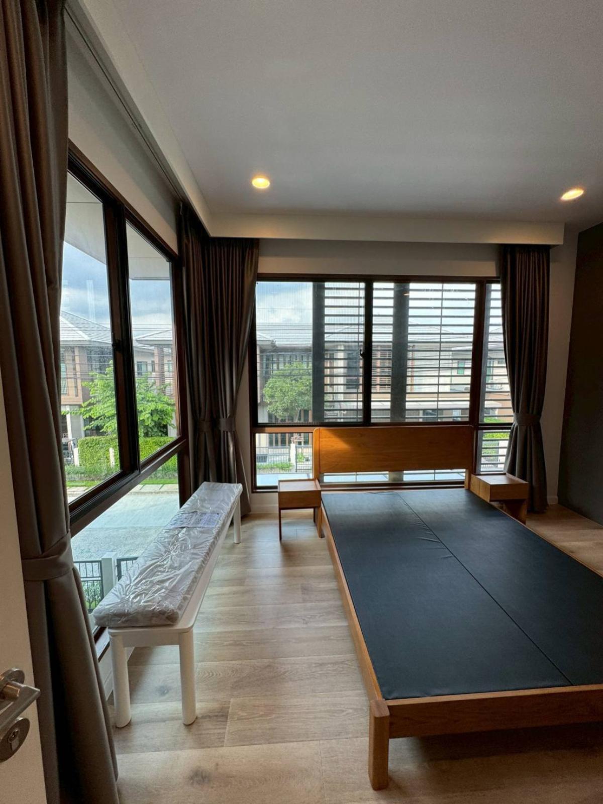 For SaleHousePattanakan, Srinakarin : For Sale House , Burasiri Krungthep Kreetha , Hua Mak , Bang Kapi , Bangkok , CX-145600