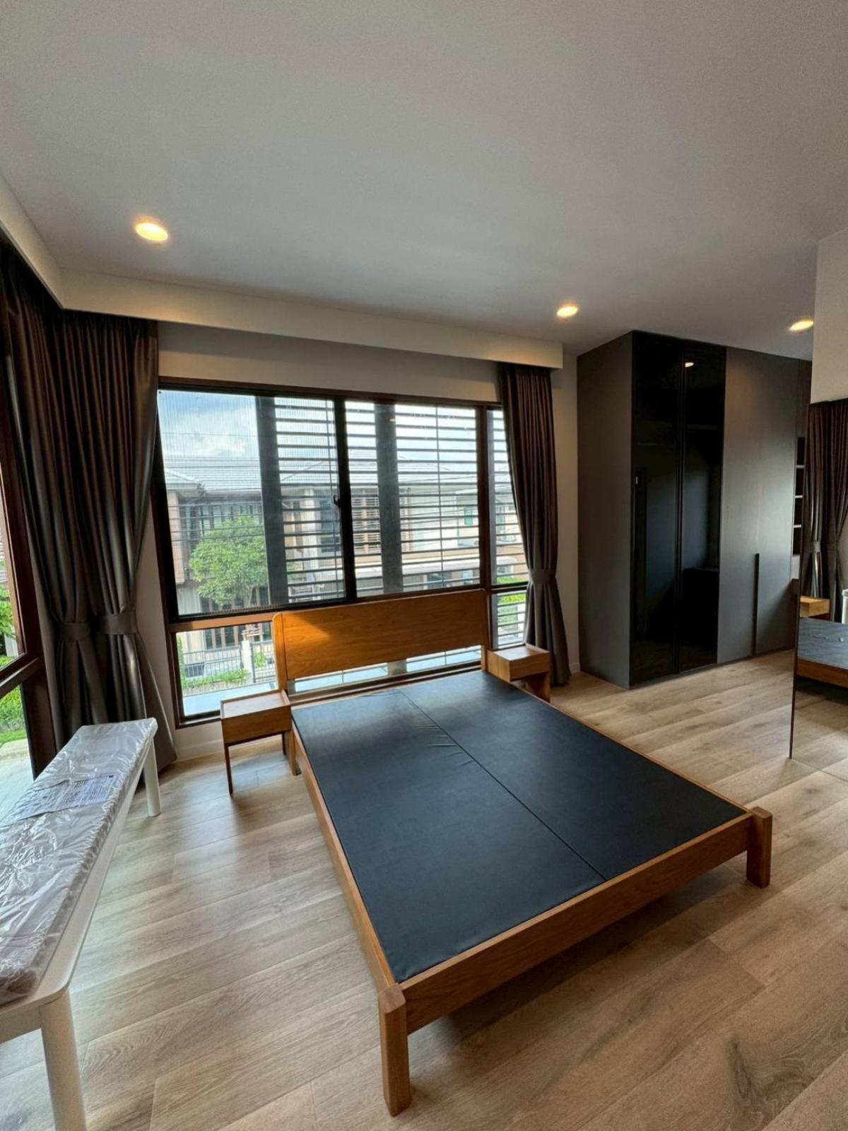 For SaleHousePattanakan, Srinakarin : For Sale House , Burasiri Krungthep Kreetha , Hua Mak , Bang Kapi , Bangkok , CX-145600