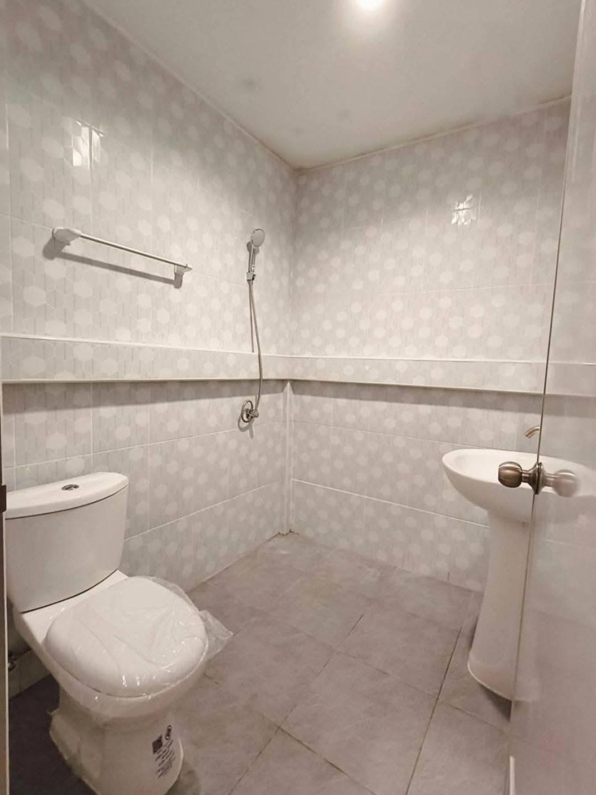 ขายทาวน์โฮมพัทยา บางแสน ชลบุรี สัตหีบ : ขายทาวน์เฮ้าส์/ทาวน์โฮม  พฤกษชาติ 7 หน้ากว้าง รีโนเวทใหม่ สุรศักดิ์ ศรีราชา ชลบุรี CX-145353