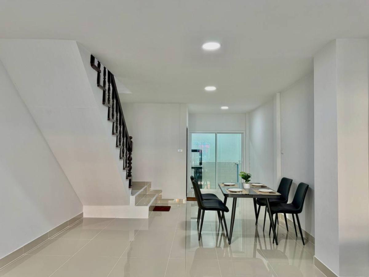 ขายทาวน์โฮมนนทบุรี บางใหญ่ บางบัวทอง : ขายทาวน์เฮ้าส์/ทาวน์โฮม  บ้านศิริวรรณ 1 บางกร่าง เมืองนนทบุรี นนทบุรี CX-124594