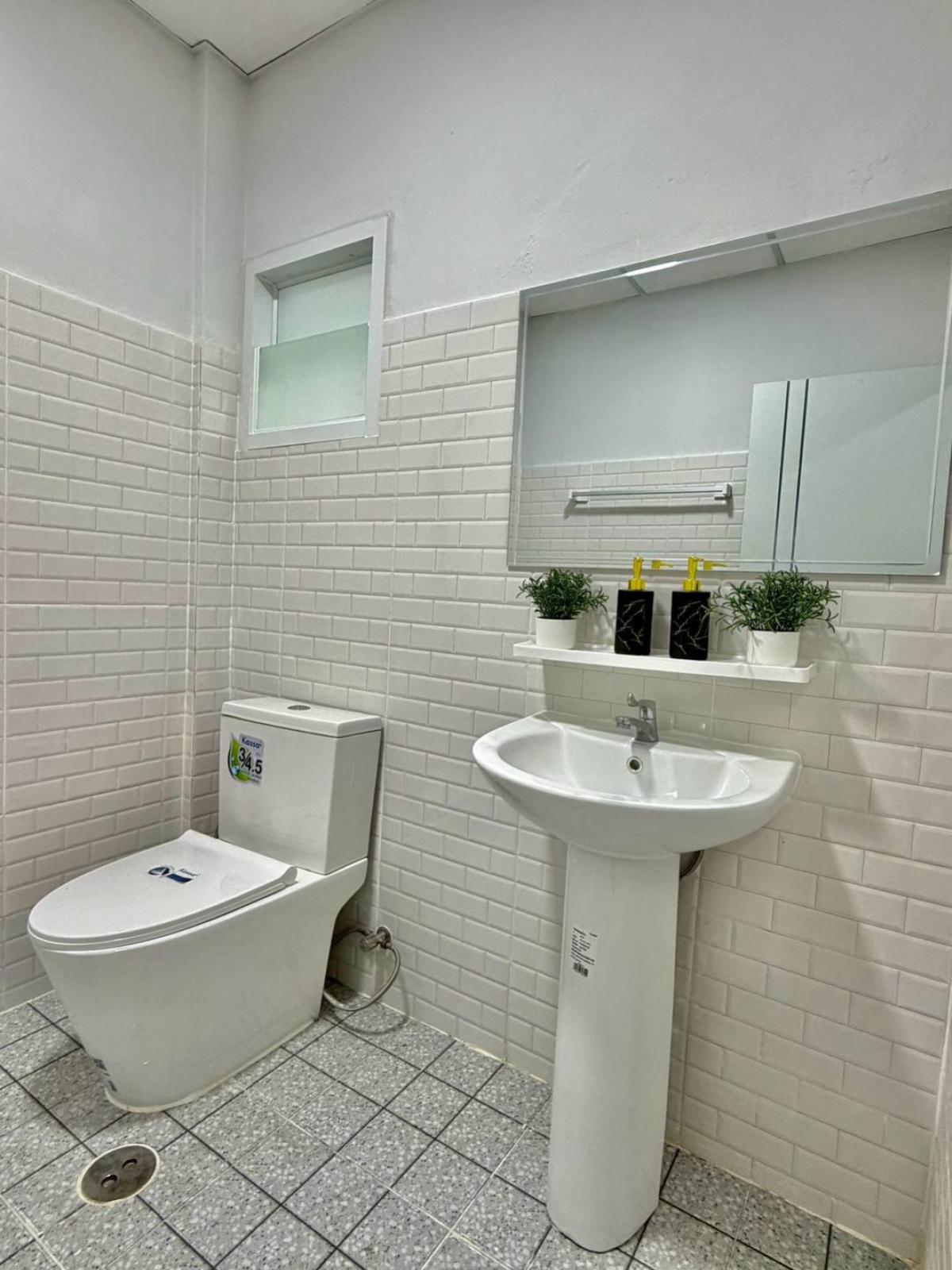 ขายทาวน์โฮมนนทบุรี บางใหญ่ บางบัวทอง : ขายทาวน์เฮ้าส์/ทาวน์โฮม  บ้านศิริวรรณ 1 บางกร่าง เมืองนนทบุรี นนทบุรี CX-124594