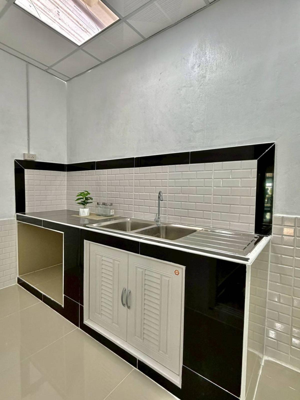 ขายทาวน์โฮมนนทบุรี บางใหญ่ บางบัวทอง : ขายทาวน์เฮ้าส์/ทาวน์โฮม  บ้านศิริวรรณ 1 บางกร่าง เมืองนนทบุรี นนทบุรี CX-124594