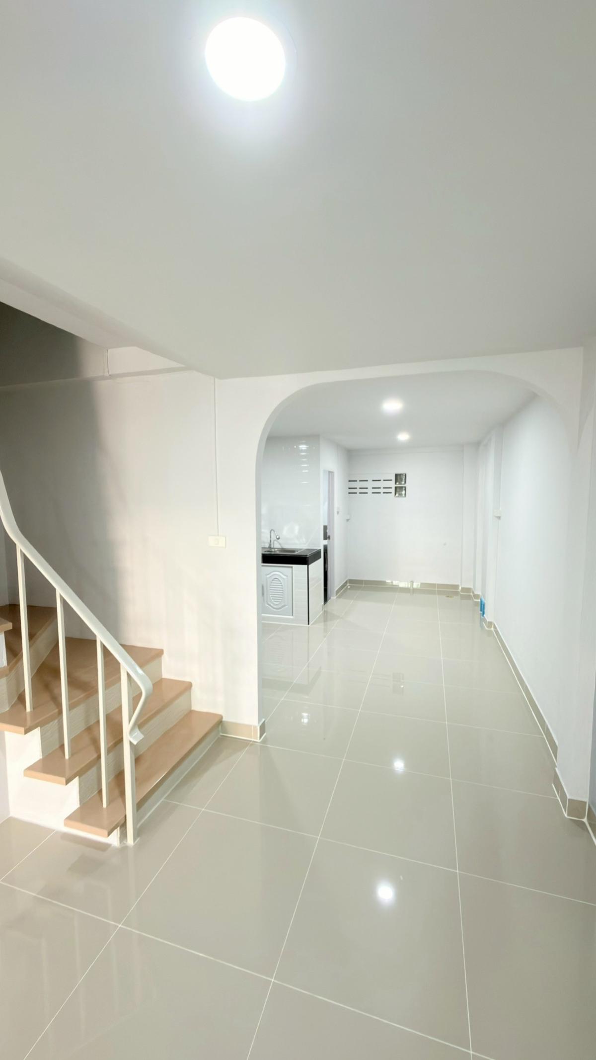 ขายทาวน์โฮมปทุมธานี รังสิต ธรรมศาสตร์ : ขายทาวน์เฮ้าส์/ทาวน์โฮม  บ้านแอร์วิลล่า คูคต ลำลูกกา ปทุมธานี CX-144365