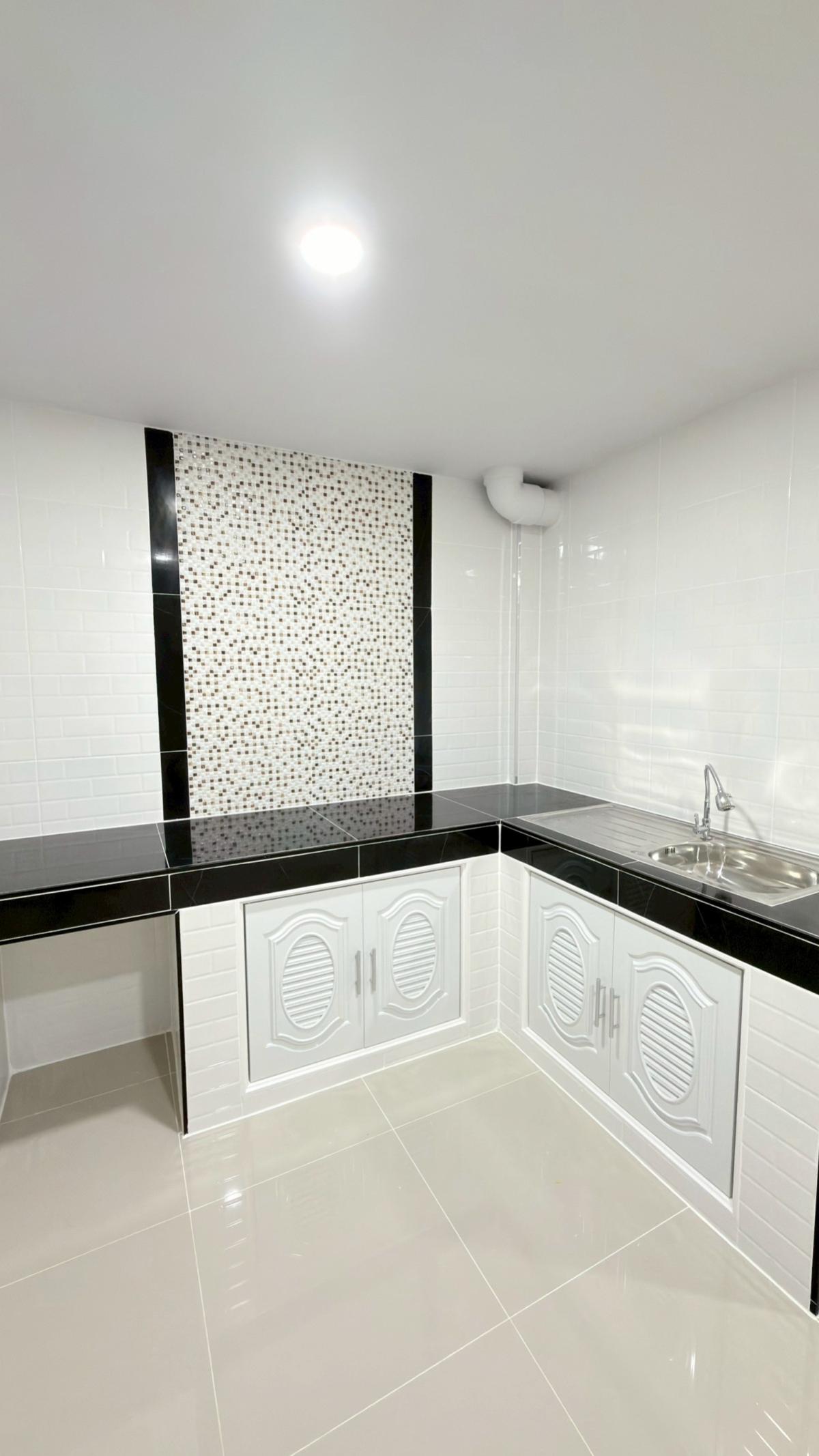 ขายทาวน์โฮมปทุมธานี รังสิต ธรรมศาสตร์ : ขายทาวน์เฮ้าส์/ทาวน์โฮม  บ้านแอร์วิลล่า คูคต ลำลูกกา ปทุมธานี CX-144365