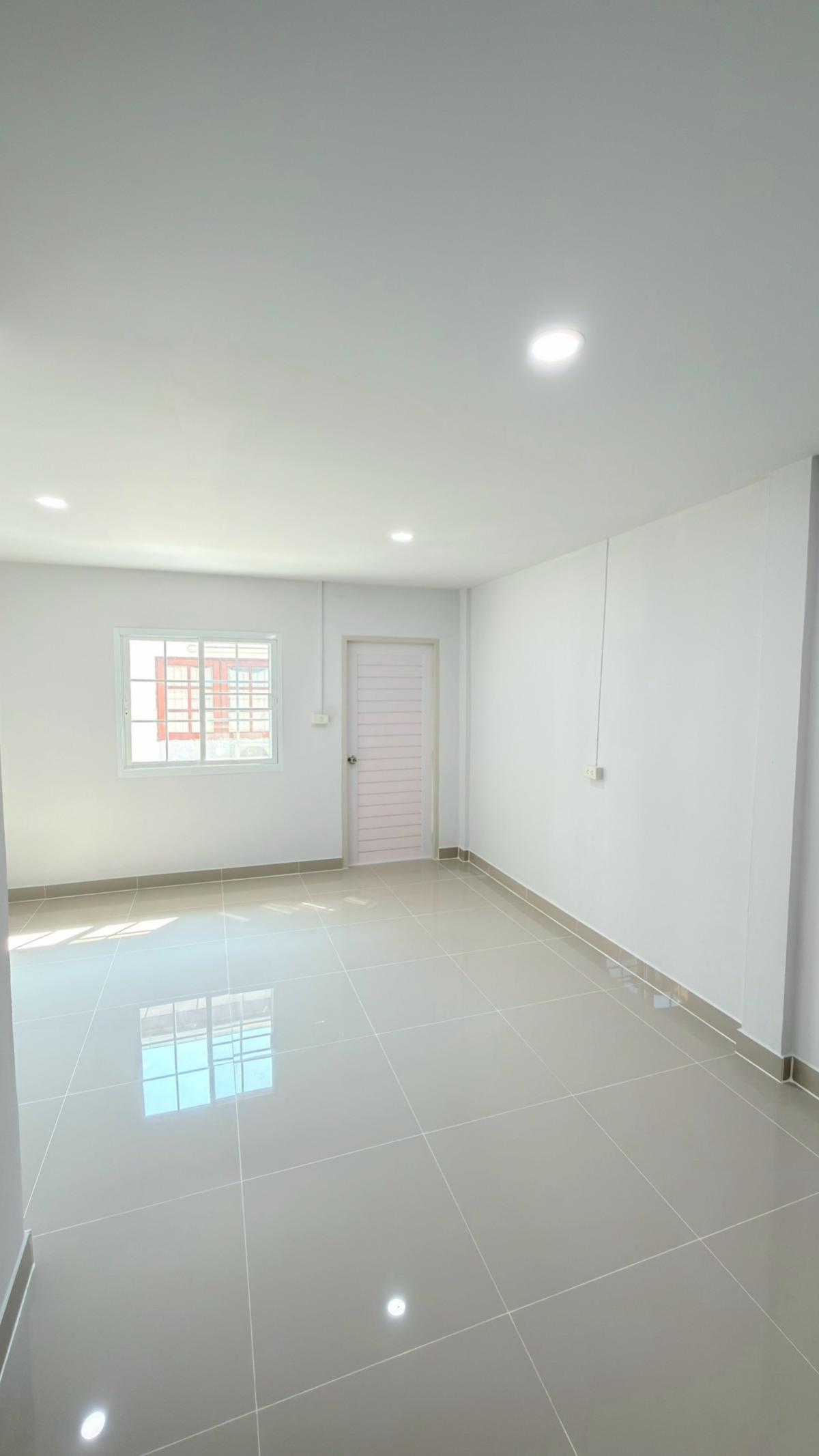 ขายทาวน์โฮมปทุมธานี รังสิต ธรรมศาสตร์ : ขายทาวน์เฮ้าส์/ทาวน์โฮม  บ้านแอร์วิลล่า คูคต ลำลูกกา ปทุมธานี CX-144365