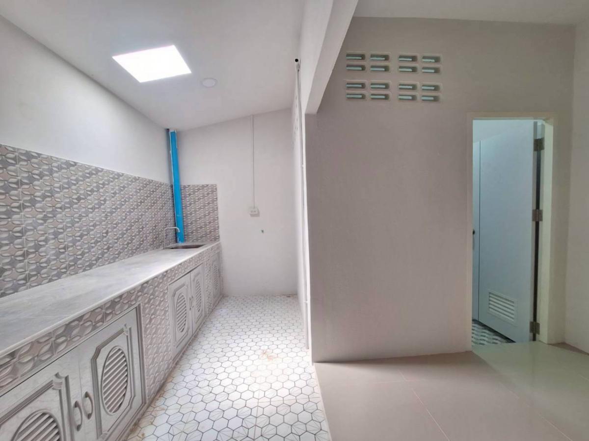 For SaleTownhomePattaya, Bangsaen, Chonburi : For Sale Townhouse, Wang Hin Soi 8. , newly renovated , Surasak , Si Racha , Chon Buri , CX-145279