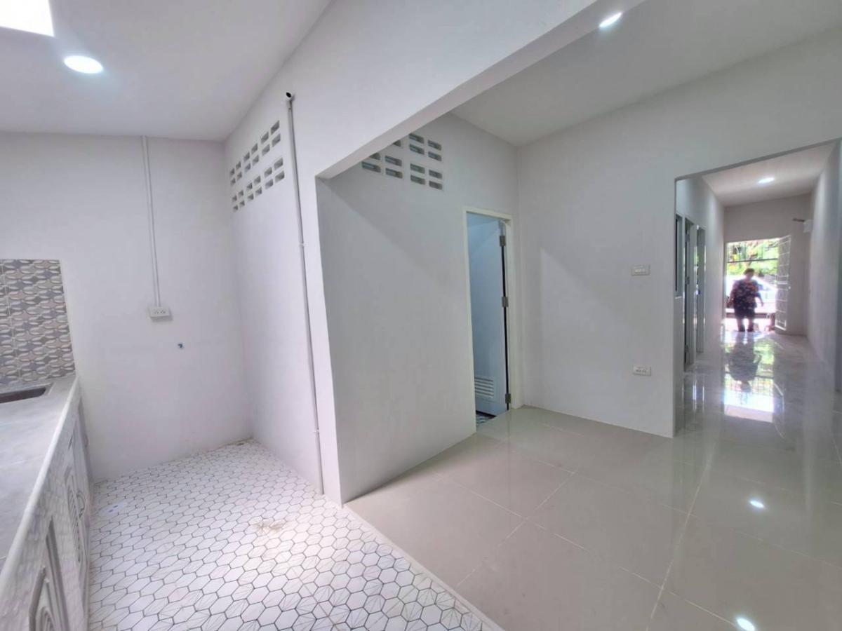 For SaleTownhomePattaya, Bangsaen, Chonburi : For Sale Townhouse, Wang Hin Soi 8. , newly renovated , Surasak , Si Racha , Chon Buri , CX-145279