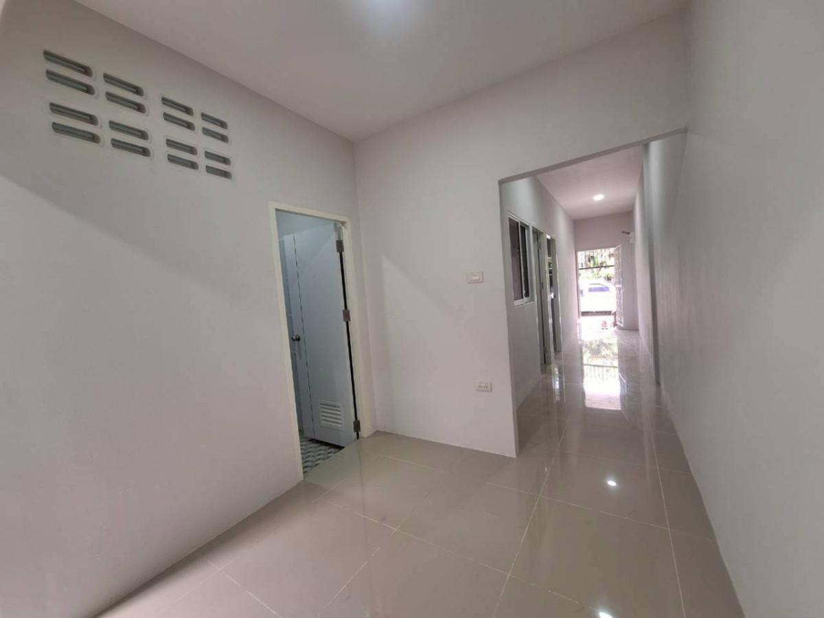 For SaleTownhomePattaya, Bangsaen, Chonburi : For Sale Townhouse, Wang Hin Soi 8. , newly renovated , Surasak , Si Racha , Chon Buri , CX-145279