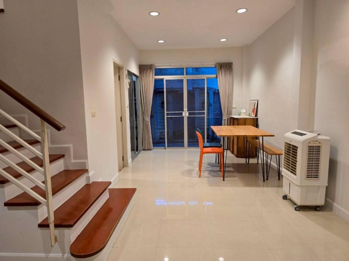 For SaleTownhomeThaphra, Talat Phlu, Wutthakat : For Sale Townhouse/Townhome  , Baan Klang Muang Sathorn - Taksin 1 , corner unit , BTS-Wutthakat , Bang Kho , Chom Thong , Bangkok , CX-145257