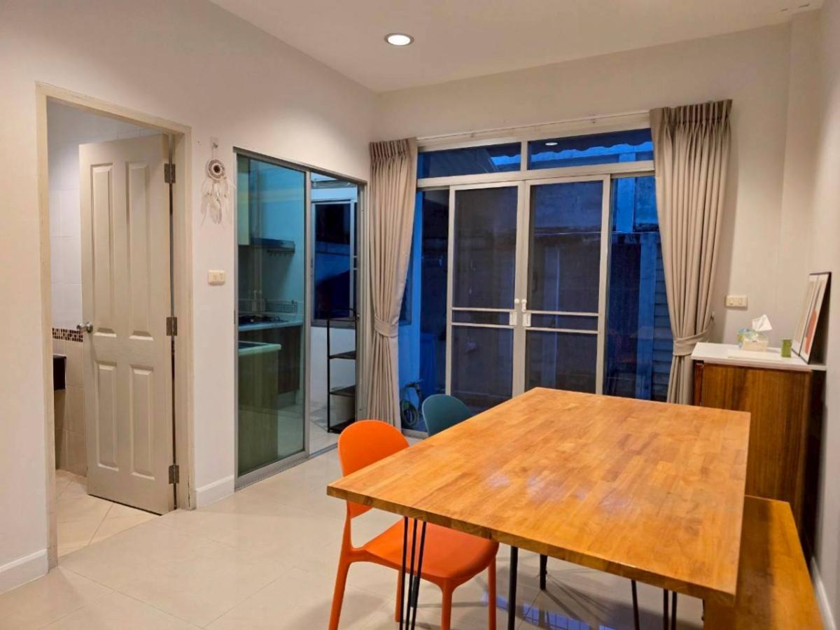 For SaleTownhomeThaphra, Talat Phlu, Wutthakat : For Sale Townhouse/Townhome  , Baan Klang Muang Sathorn - Taksin 1 , corner unit , BTS-Wutthakat , Bang Kho , Chom Thong , Bangkok , CX-145257