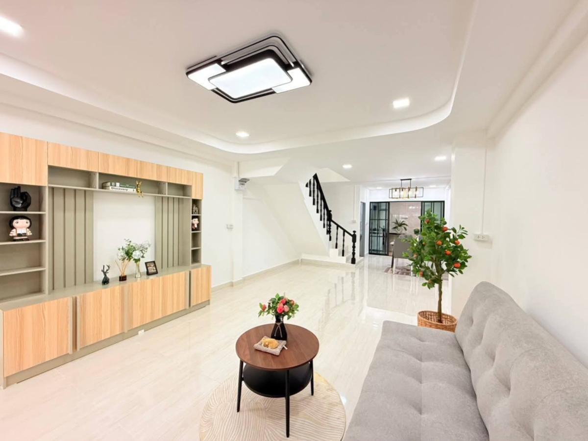 ขายทาวน์โฮมเสรีไทย-นิด้า : ขายทาวน์เฮ้าส์/ทาวน์โฮม  นวกานต์ เสรีไทย รีโนเวทใหม่ คลองกุ่ม เขต บึงกุ่ม กรุงเทพ CX-145249