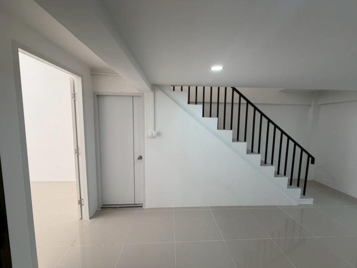 For SaleShop HouseRathburana, Suksawat : For Sale  3.5-storey commercial building, Suksawat78  ,Samutprakarn , newly renovated , Bang Chak , Phra Pradaeng , Samut Prakarn , CX-142171