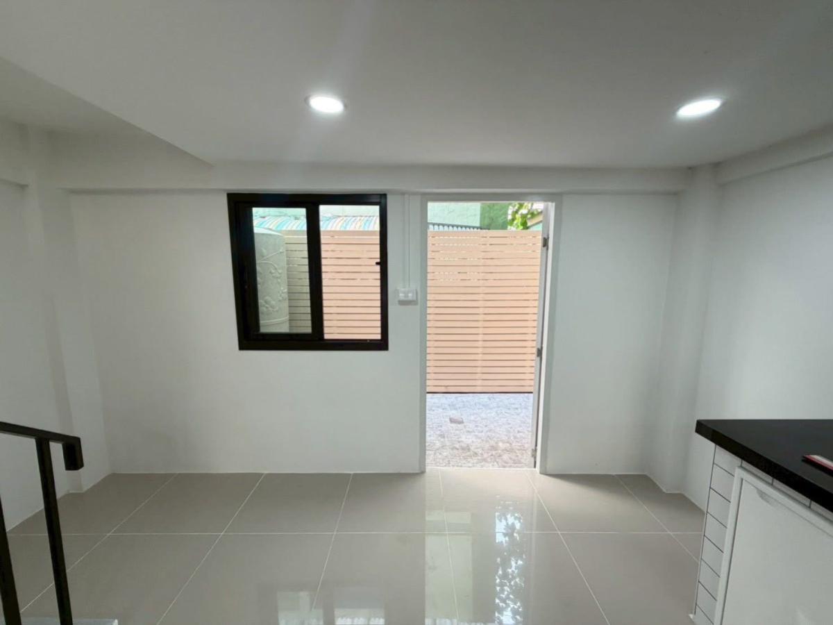 For SaleShop HouseRathburana, Suksawat : For Sale  3.5-storey commercial building, Suksawat78  ,Samutprakarn , newly renovated , Bang Chak , Phra Pradaeng , Samut Prakarn , CX-142171