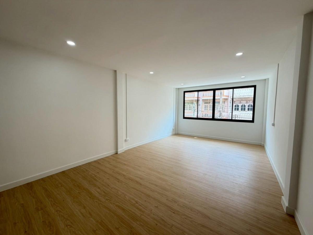 For SaleShop HouseRathburana, Suksawat : For Sale  3.5-storey commercial building, Suksawat78  ,Samutprakarn , newly renovated , Bang Chak , Phra Pradaeng , Samut Prakarn , CX-142171