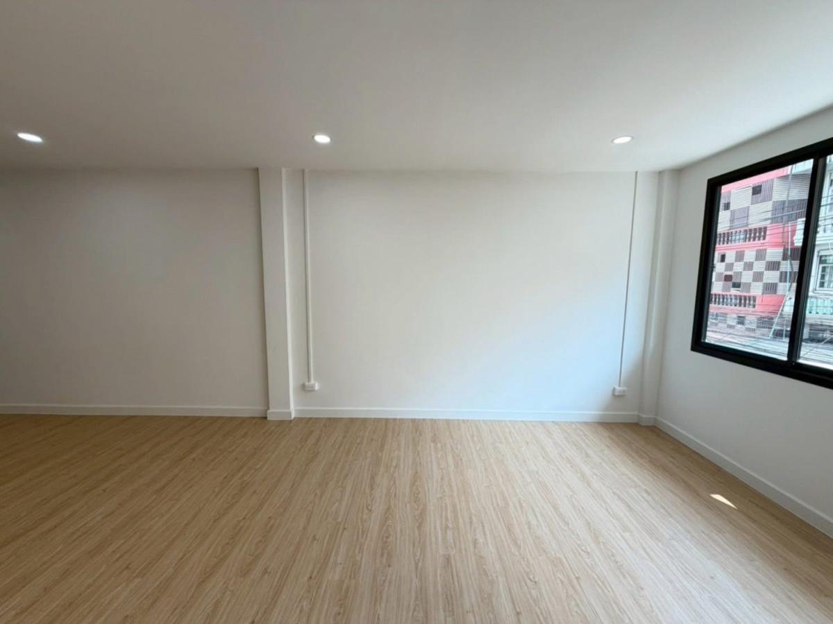 For SaleShop HouseRathburana, Suksawat : For Sale  3.5-storey commercial building, Suksawat78  ,Samutprakarn , newly renovated , Bang Chak , Phra Pradaeng , Samut Prakarn , CX-142171