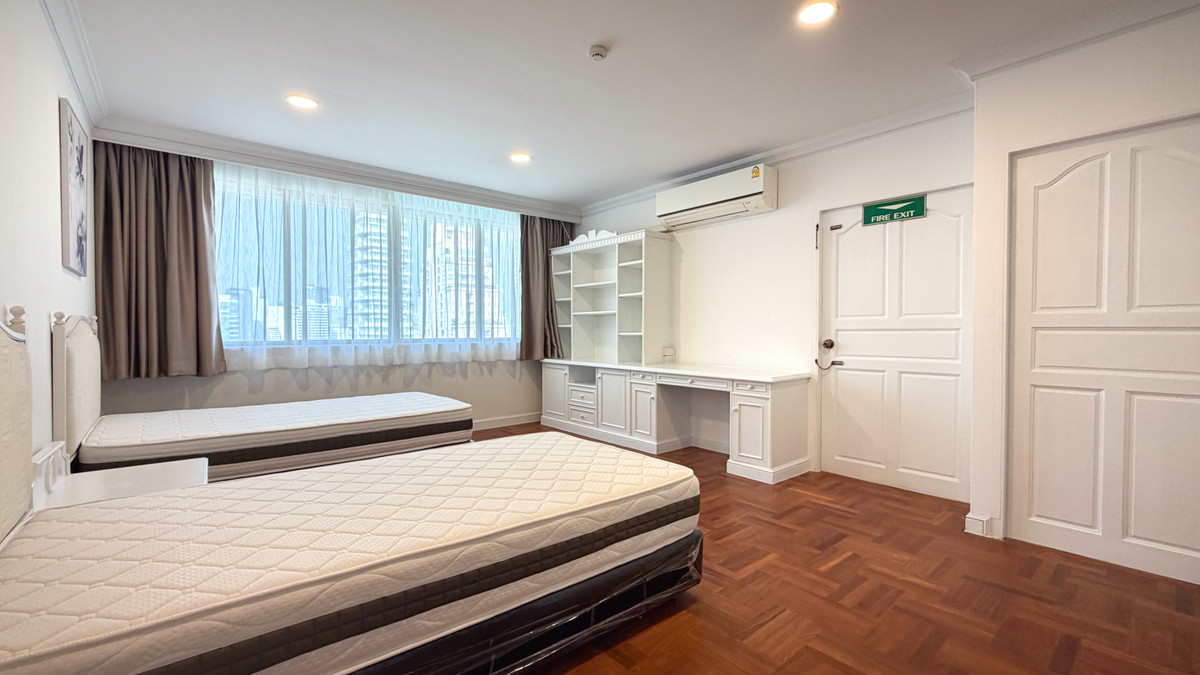 For RentSukhumvit, Asoke, Thonglor : Charan Tower Residences by Aspira, Sukhumvit 43 – Near BTS Phrom Phong Please call: 062-496-6454