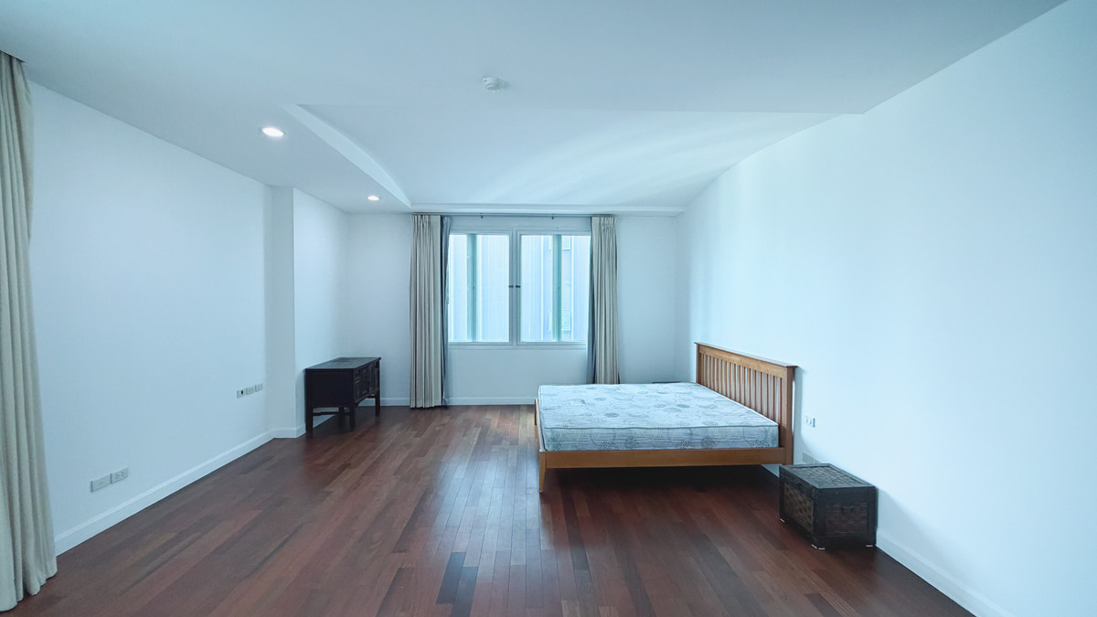For RentSukhumvit, Asoke, Thonglor : The Verandah Sukhumvit 23 | 4 Bed 350 sq.m. Please call: 062-496-6454