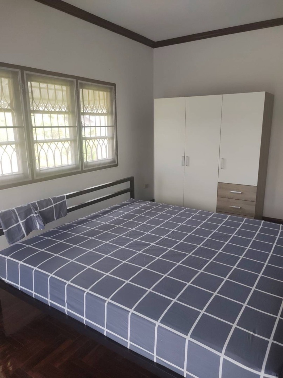 For RentHouseMin Buri, Romklao : Single house for rent Nakarin Garden Romklao
Romklao Road 19/1 Lat Krabang, Bangkok, rent 18,000 baht / month