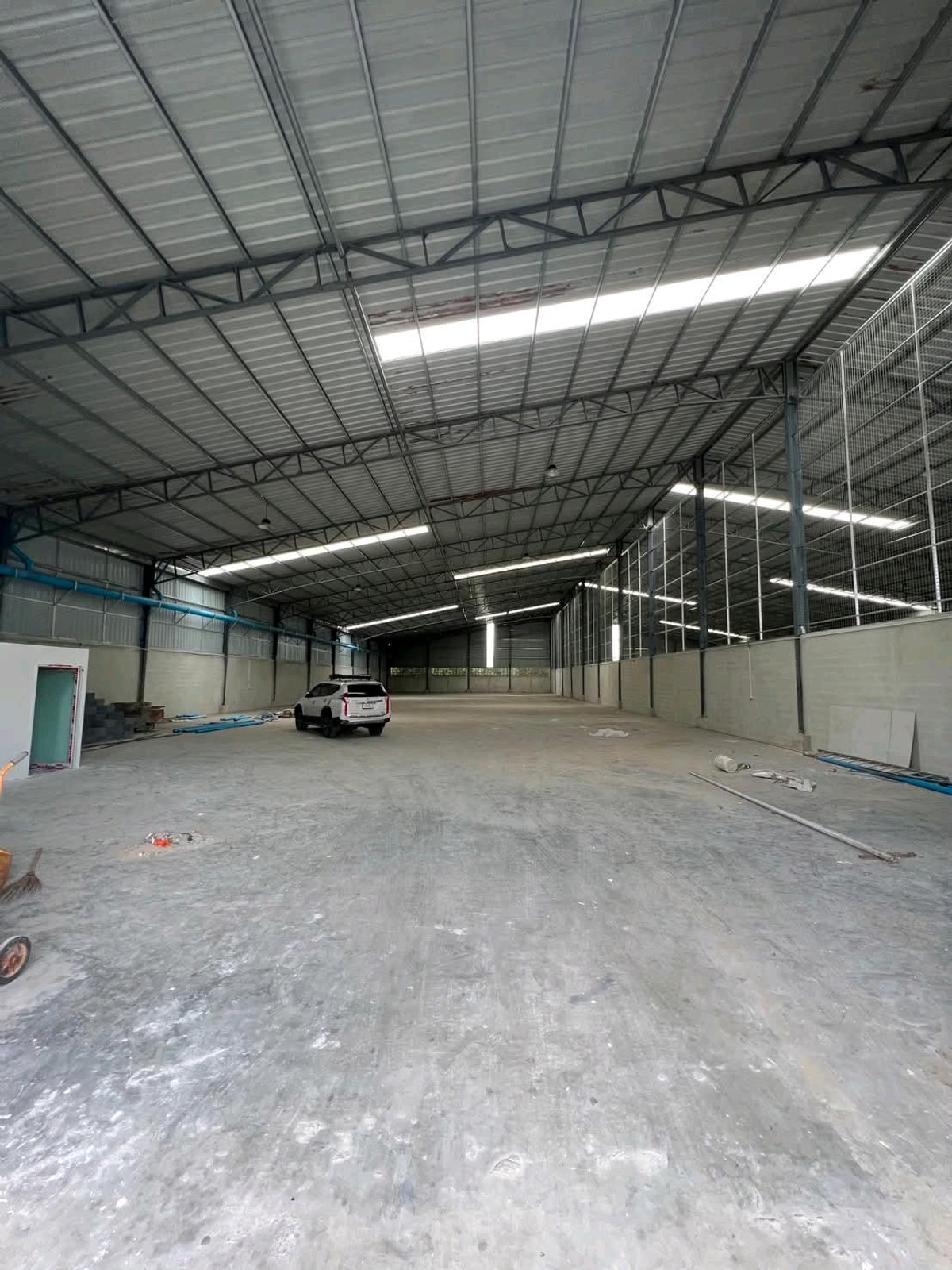 ให้เช่าโกดังพระราม 5 ราชพฤกษ์ บางกรวย : 📦 ให้เช่าโกดังมาตรฐานอุตสาหกรรม | บางกรวย นนทบุรี
พื้นที่ขนาดใหญ่ รองรับธุรกิจโลจิสติกส์ คลังสินค้า และโรงงานเบา