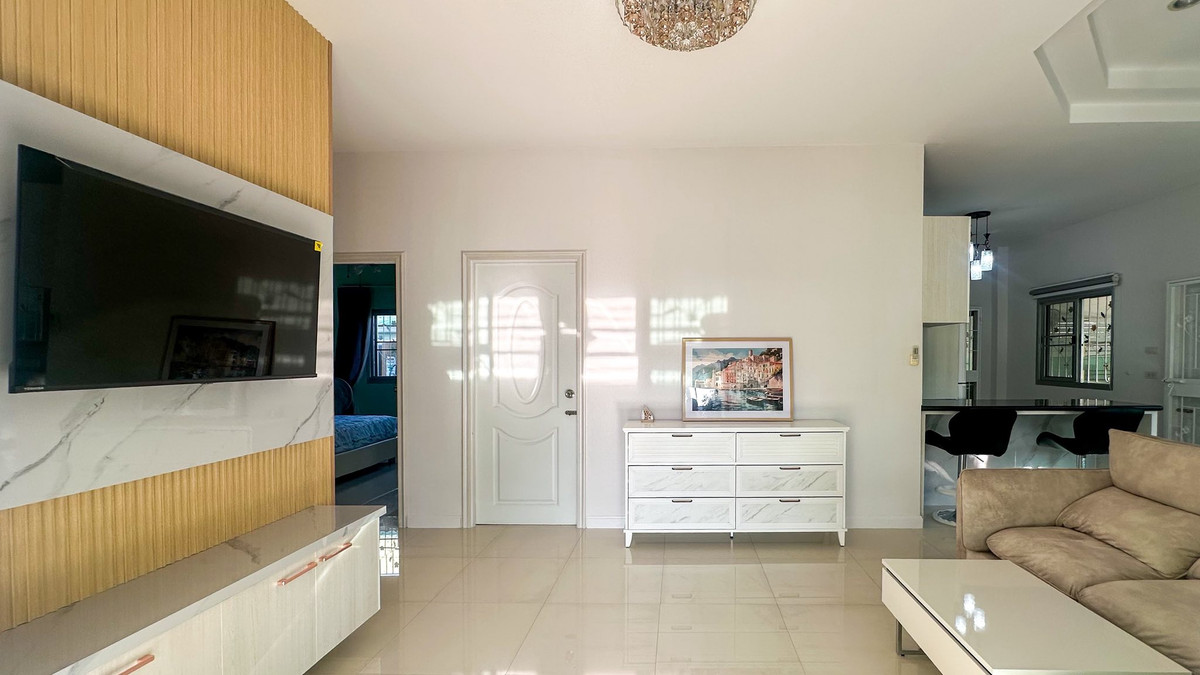 ให้เช่าบ้านพัทยา บางแสน ชลบุรี สัตหีบ : ให้เช่าบ้านเดี่ยวหลังมุม 62 ตรารางวา 3 ห้องนอน 2 ห้องน้ำ ใกล้โรงเรียนนานาชาติรีเจ้นท์ พัทยา | 30,000 / เดือน 