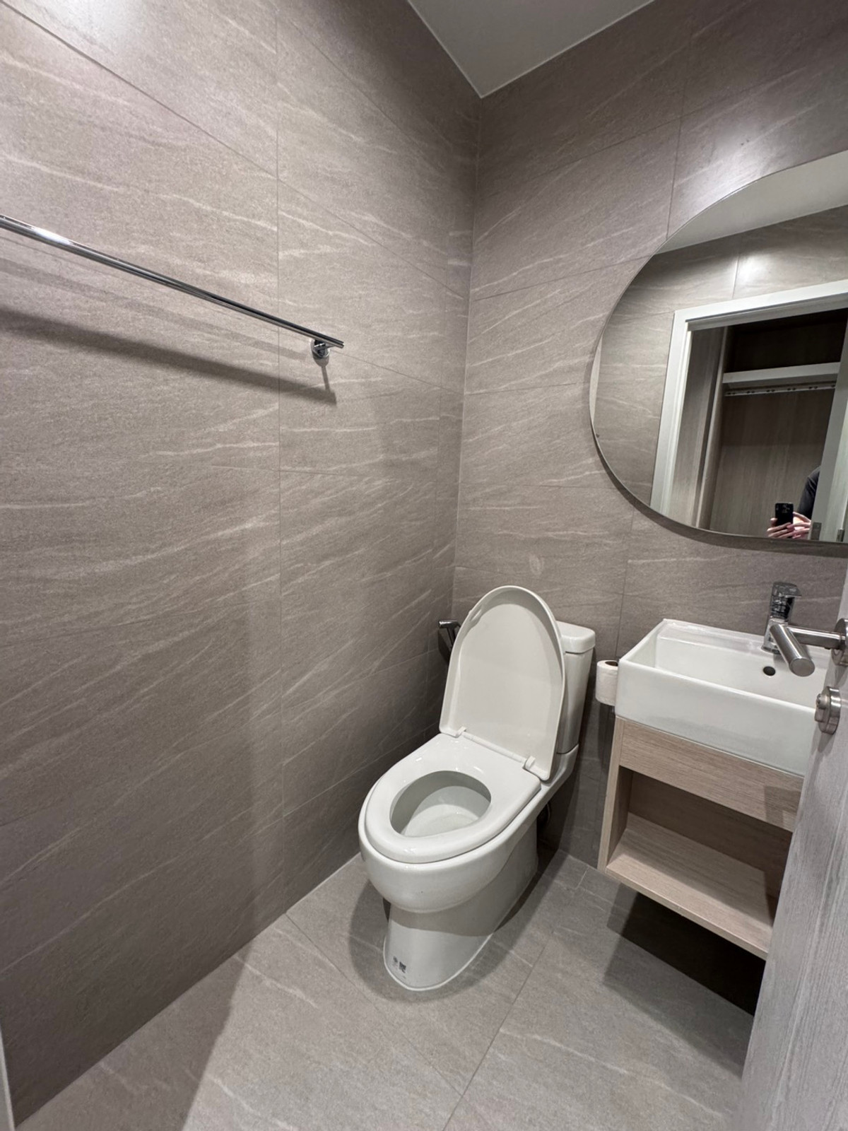 ให้เช่าคอนโดวงเวียนใหญ่ เจริญนคร : Reference Sathorn, ติด BTS Wongwianyai, ว่างพร้อมให้เช่า , ห้องใหม่ 