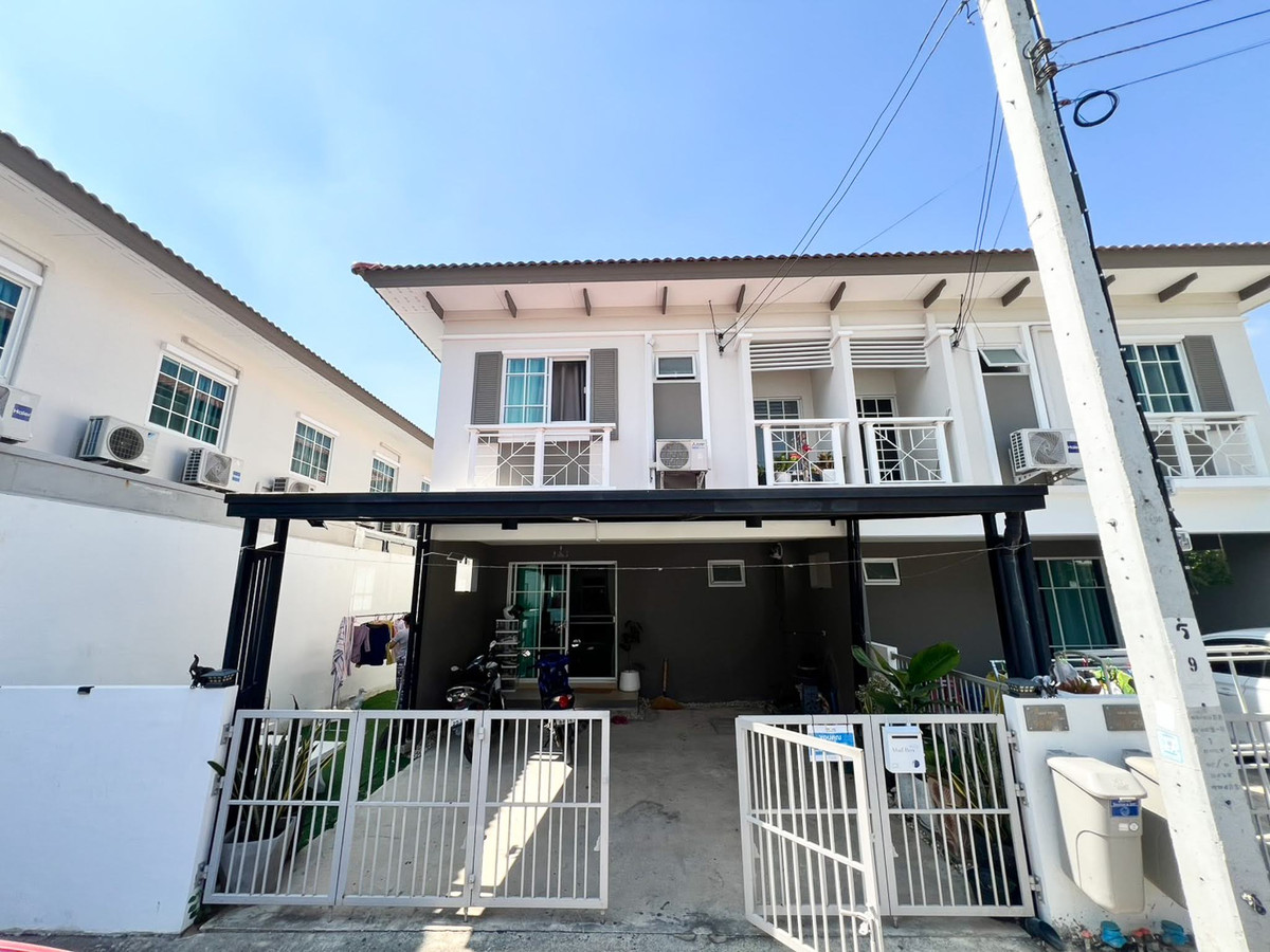 For SaleRathburana, Suksawat : CS155  📍Selling a 2-story twin house in I-Leaf Prime Pracha Uthit 90 village for only 2.85 million baht. Beautiful house,