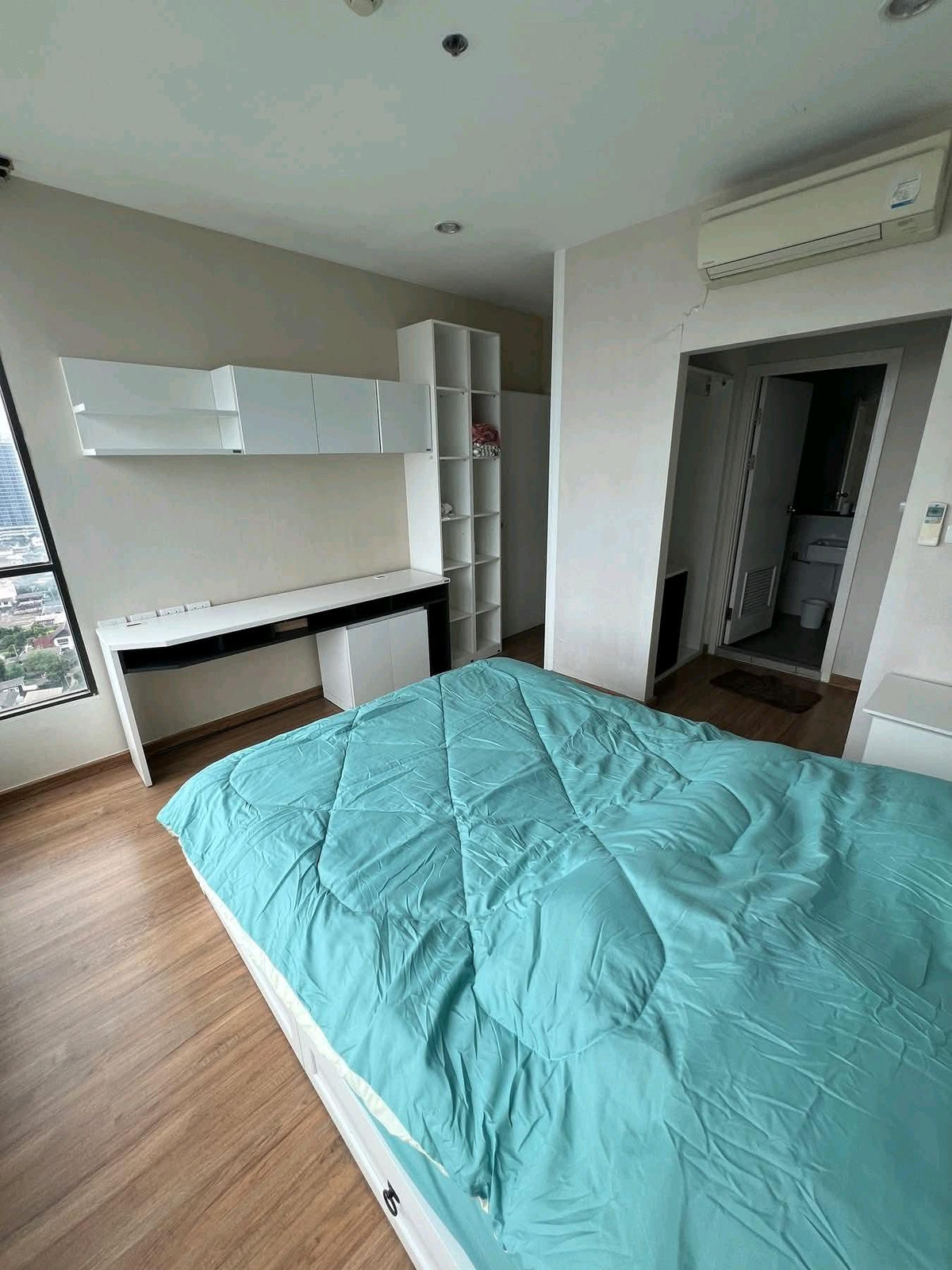 For RentCondoPinklao, Charansanitwong : ✨ High floor luxury condo The view of the Chao Phraya River is mesmerizingly beautiful and has a resort feel!